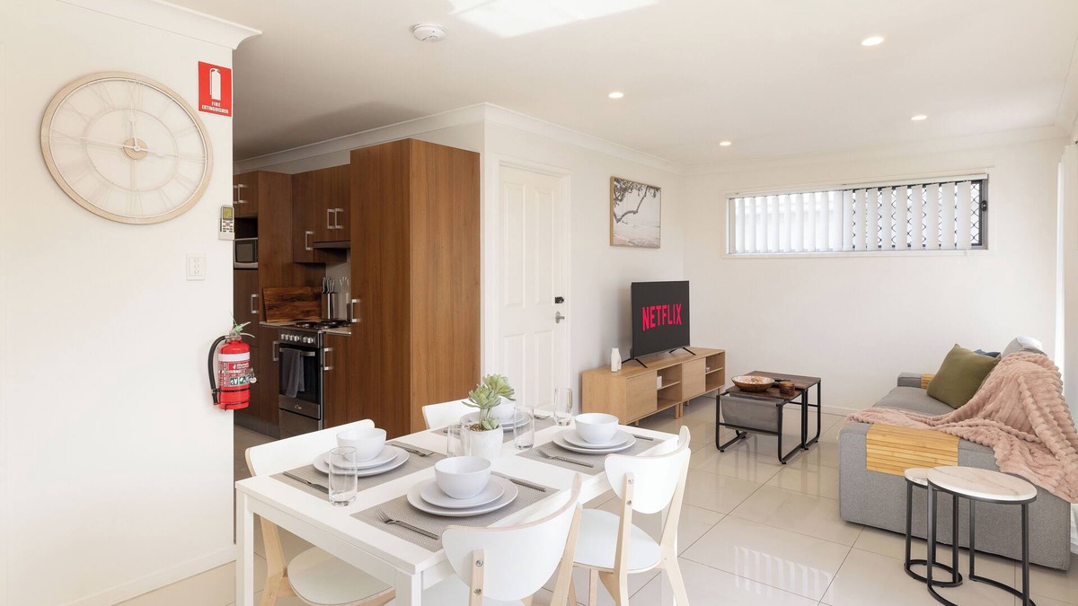 Rocklea Apartment | 2 Bdr Apt! Garage! Clean! GST Credits! 316D2