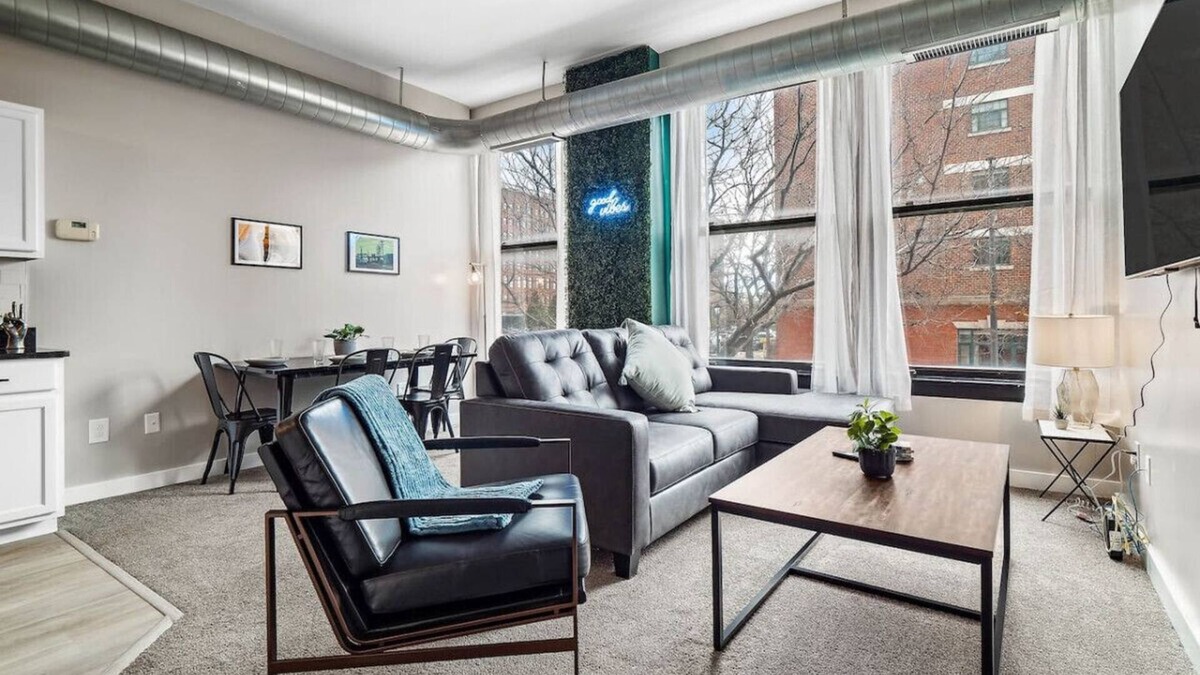 Downtown Cleveland Apartment | 2 BDR Living in the Heart of Downtown CLE