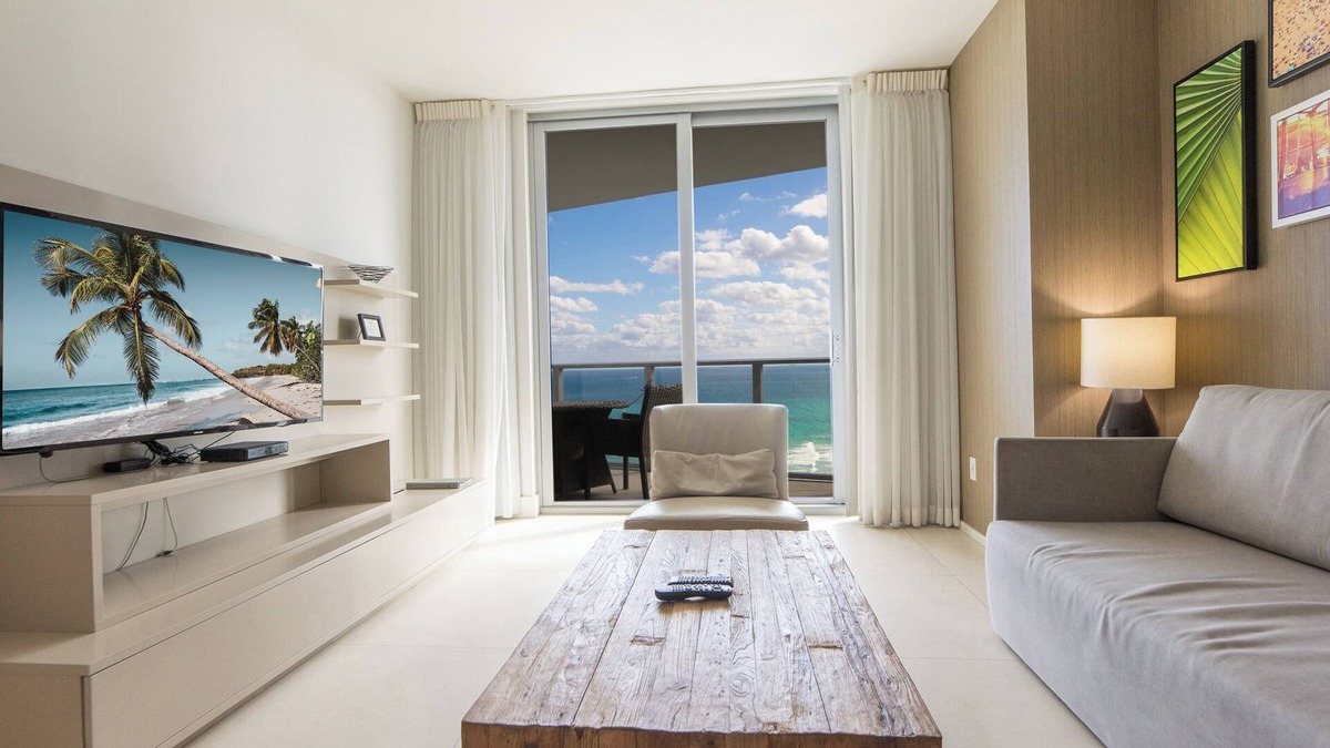 Hollywood South Central Beach Apartment | 2-bdrm Oceanview Condo Lyfe Beach Resort Hollywood + Pool, Beach Service & Gym