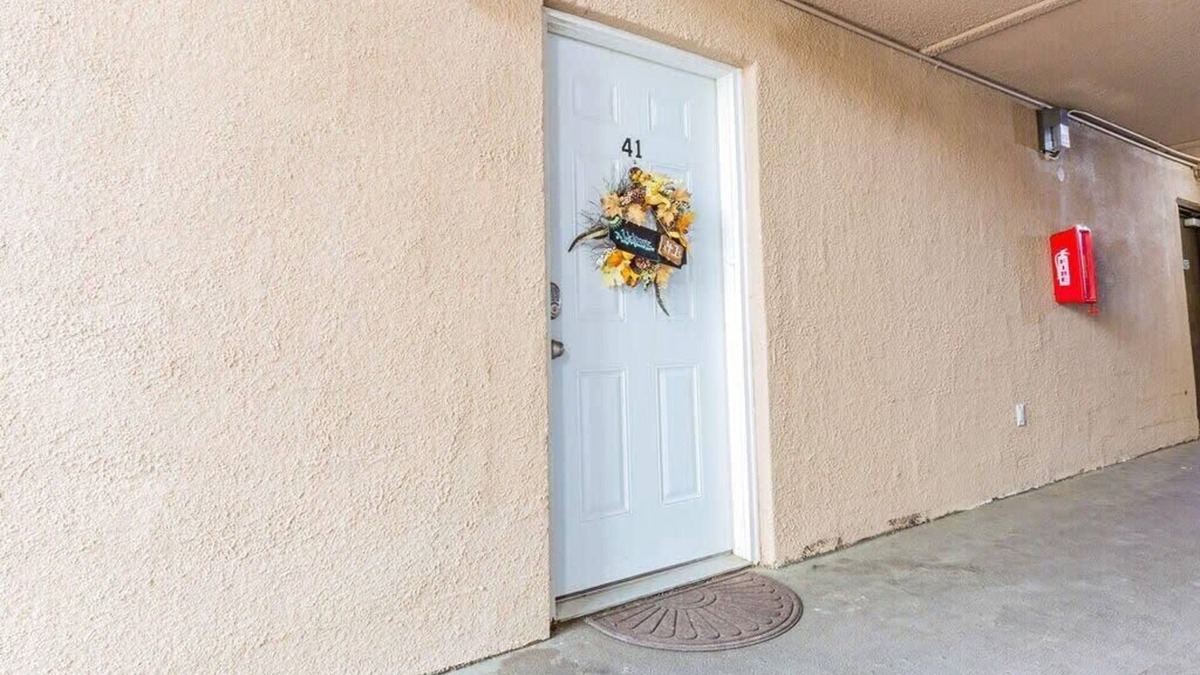 East Ridge Apartment | 2-bed, 1-bath apartment near I-24. Great location