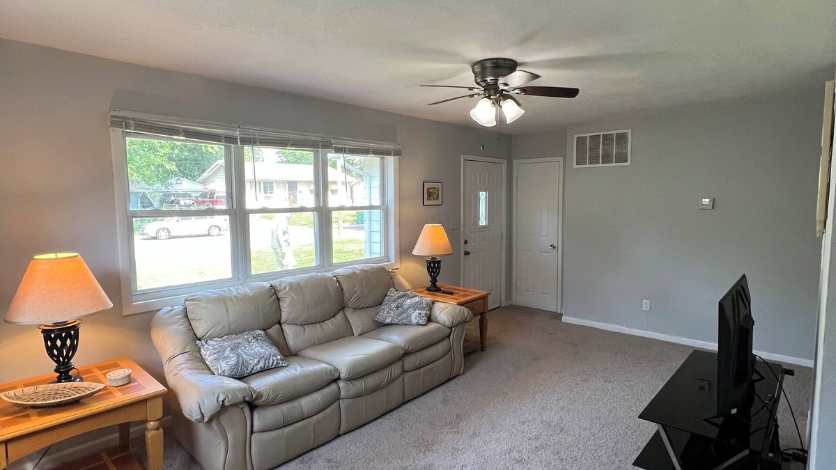 Springfield House | 2 Bed, 1 Bath + Office. Newly Renovated. Centrally located. Security Cameras.