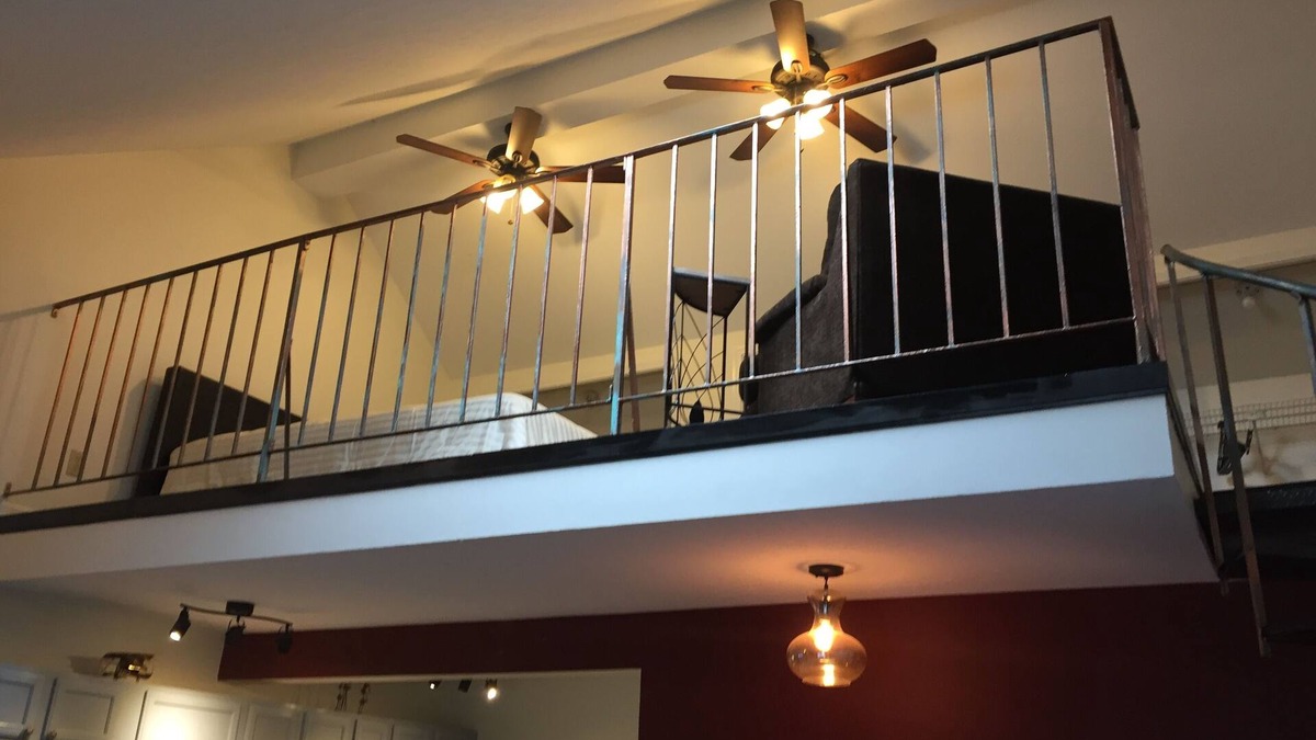 Crescent Hill Condo | 2 Bed 1 Bath with Loft