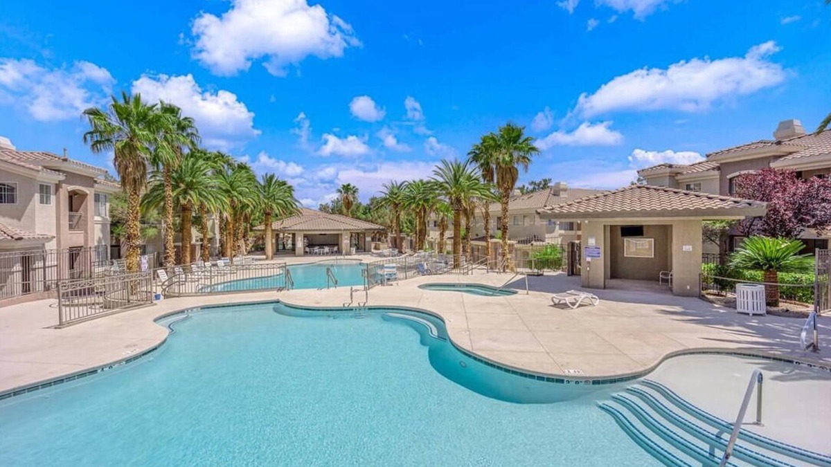 Rhodes Ranch House | 2 Bed 2 Bath - Beautiful Pool, Gym, Game Room