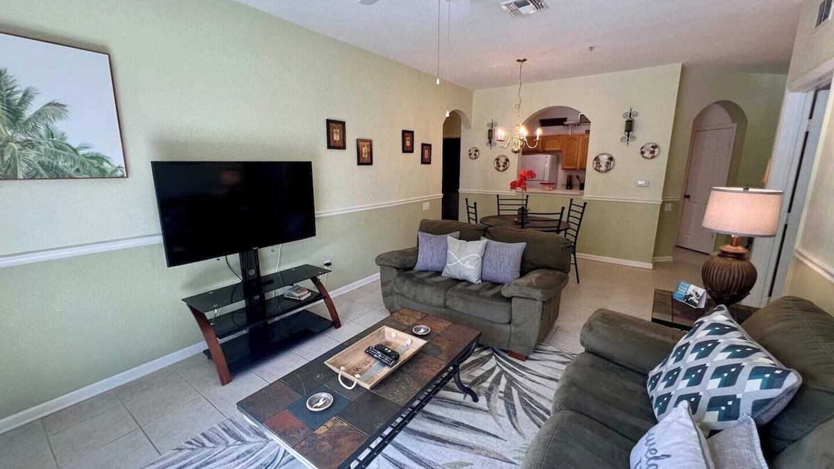 Windsor Hills Apartment | 2 bed 2 bath Condo First Floor Windsor Hills