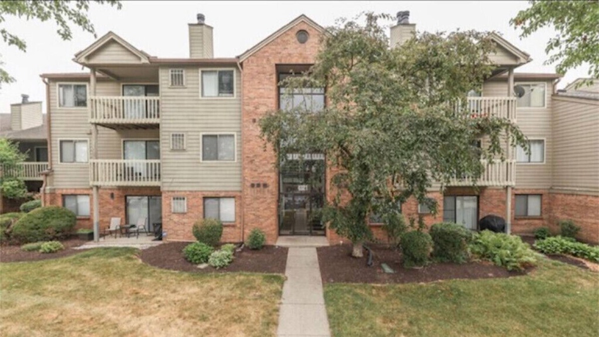 Pike House | 2 bed 2 bath W Pool table/ ping pong etc