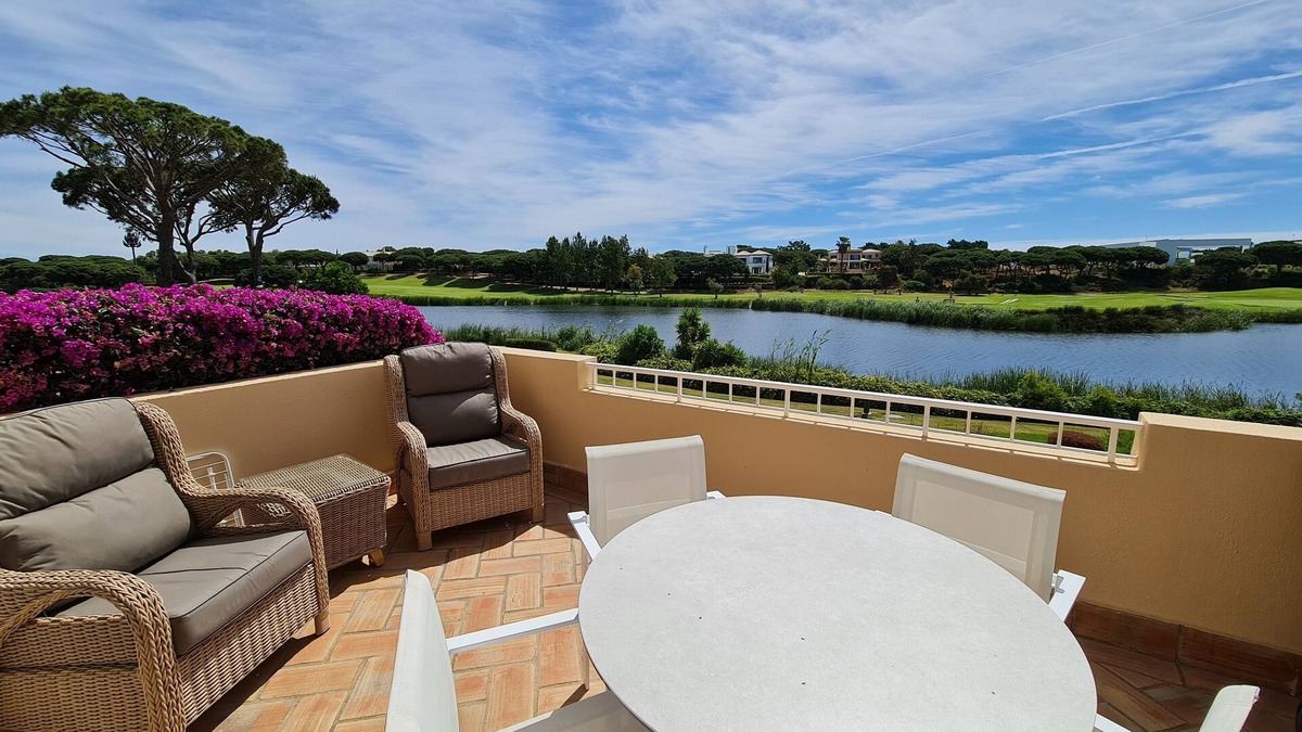 Quinta do Lago Apartment | 2 bed apartment with lake views Sao Lourenço Quinta Lago