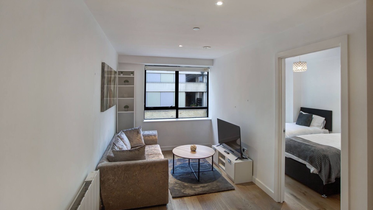 Fairfield Apartment | 2-Bed Apartment, Sleeps 4, Free Parking