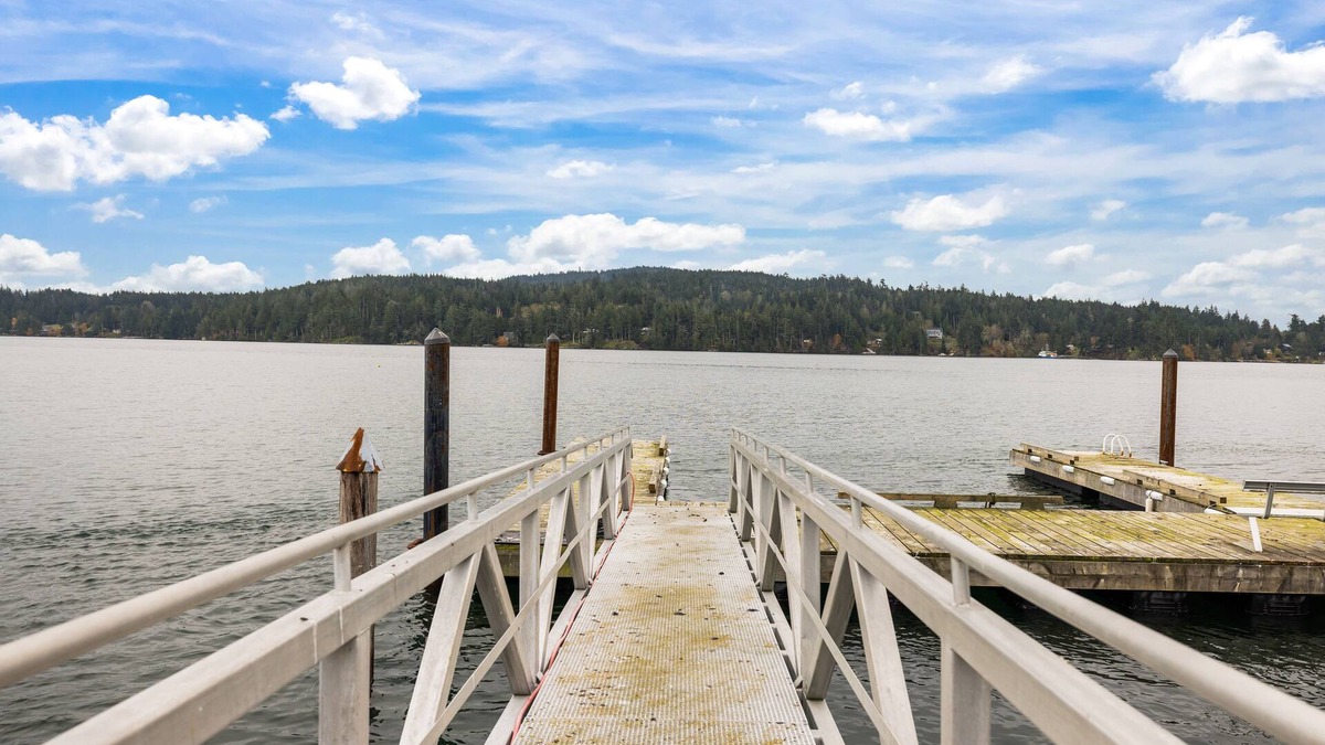 Sooke Cabin | 2 Bed Cabin, Oceanfront Property, Hot Tub