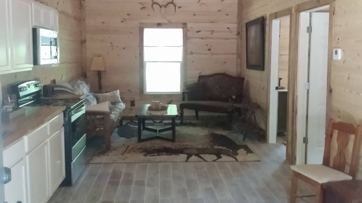 Gordonville Cabin | 2 bed cabin tucked in the woods, 1 mile from lake texoma