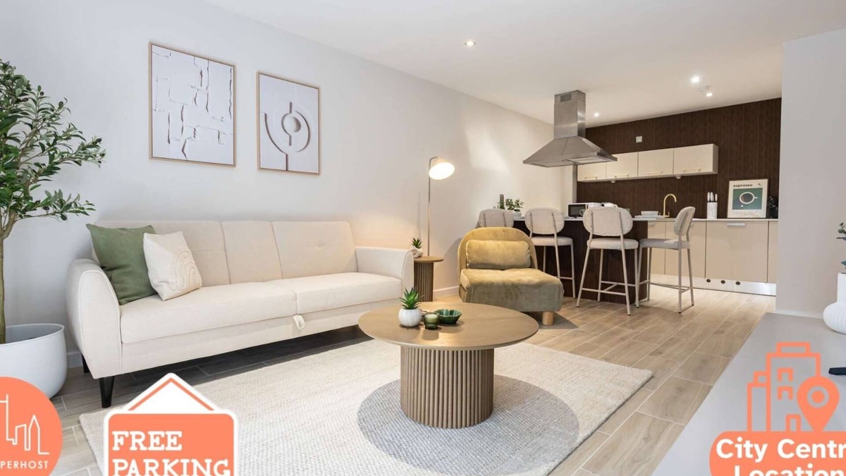 Cheetham Hill Apartment | 2 Bed Central Flat By City SuperHost