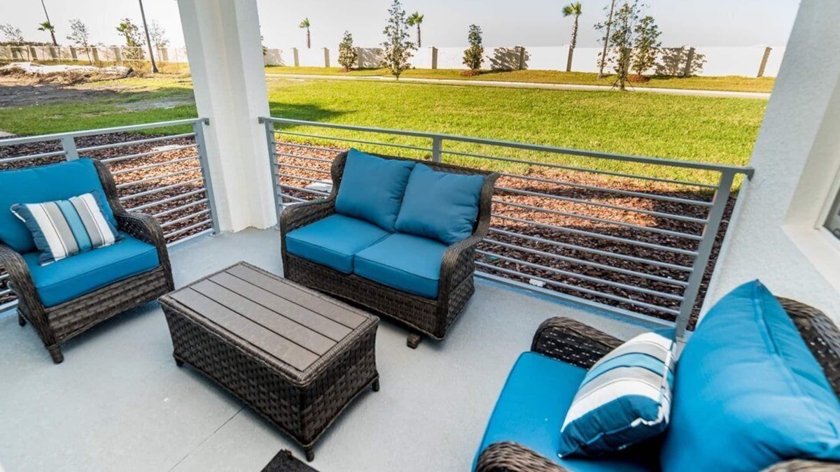 Bay Lake Apartment | 2 Bed Condo/CLOSEST RESORT TO DISNEY/MODERN/STYLISH/Contemporary/Free Wifi