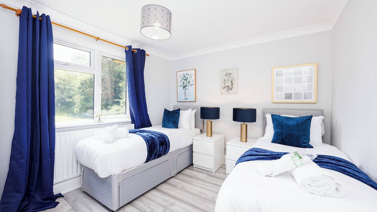 Addiscombe Apartment | 2 Bed Flat | Addiscombe Road | Sleeps 5 | Smart TV | WiFi | Netflix
