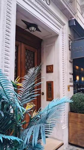 Mayfair Apartment | 2 Bed Flat In Mayfair Central London 1 Minute Walk To Oxford Circus and Green Park Station