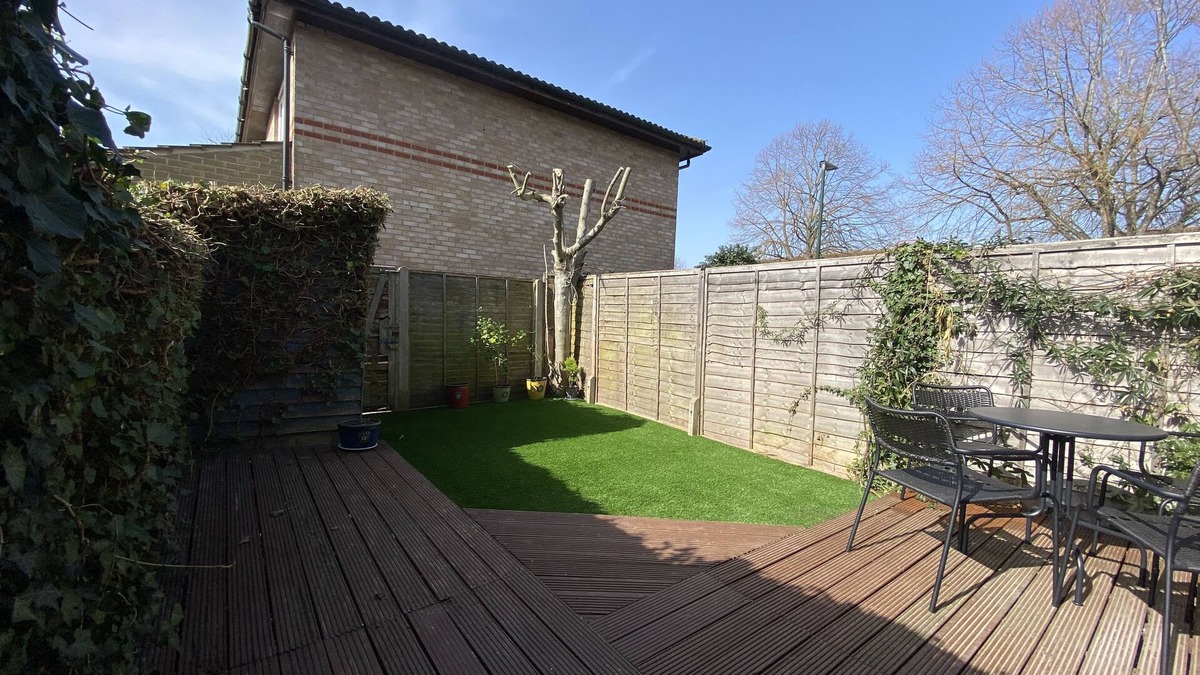 Hampton North House | 2 Bed House in Hampton