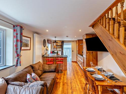 Ilfracombe Apartment | 2 Bed in Ilfracombe 81464