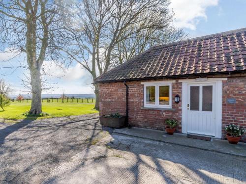 Pickering House | 2 Bed in Thornton le Dale 27112
