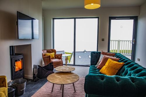 Pistyll House | 2 Bed Penthouse Apartment - 6 Plas