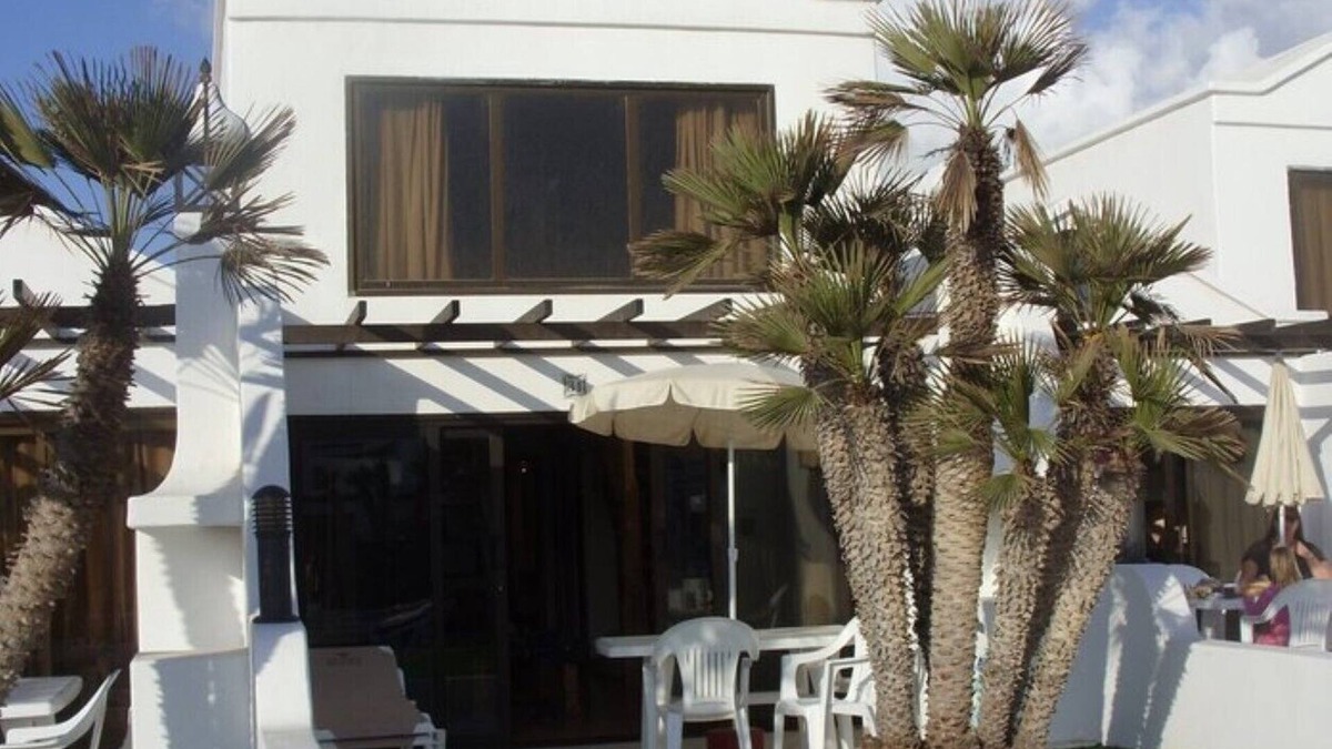 Costa Teguise Villa | 2 Bed Spacious Villa on 4* Beach Front Resort
