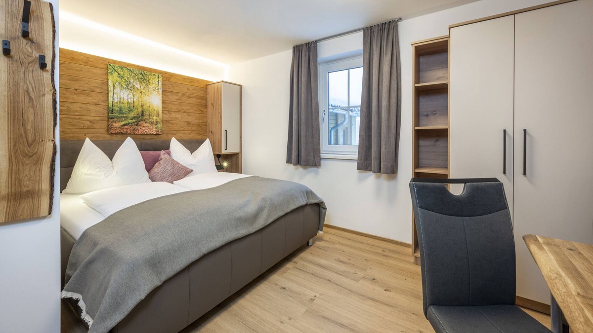 Alpendorf Apartment | 2 Bed Studio Standard without Balcony
