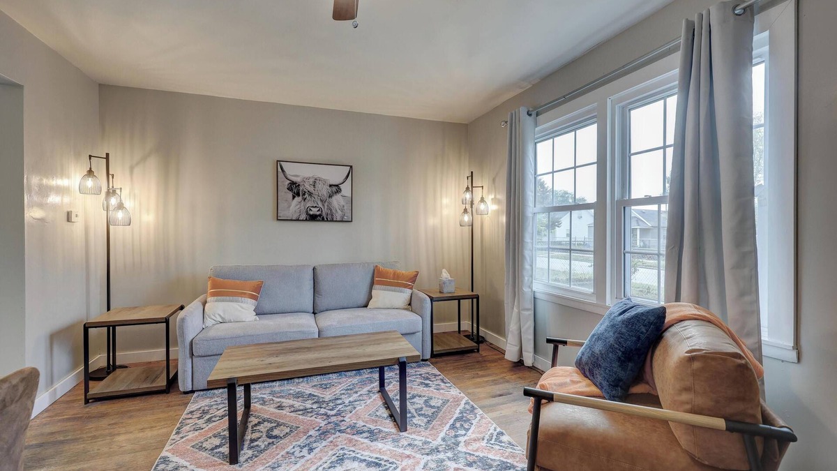 Joplin House | 2 Bed Stunner/Everything new!