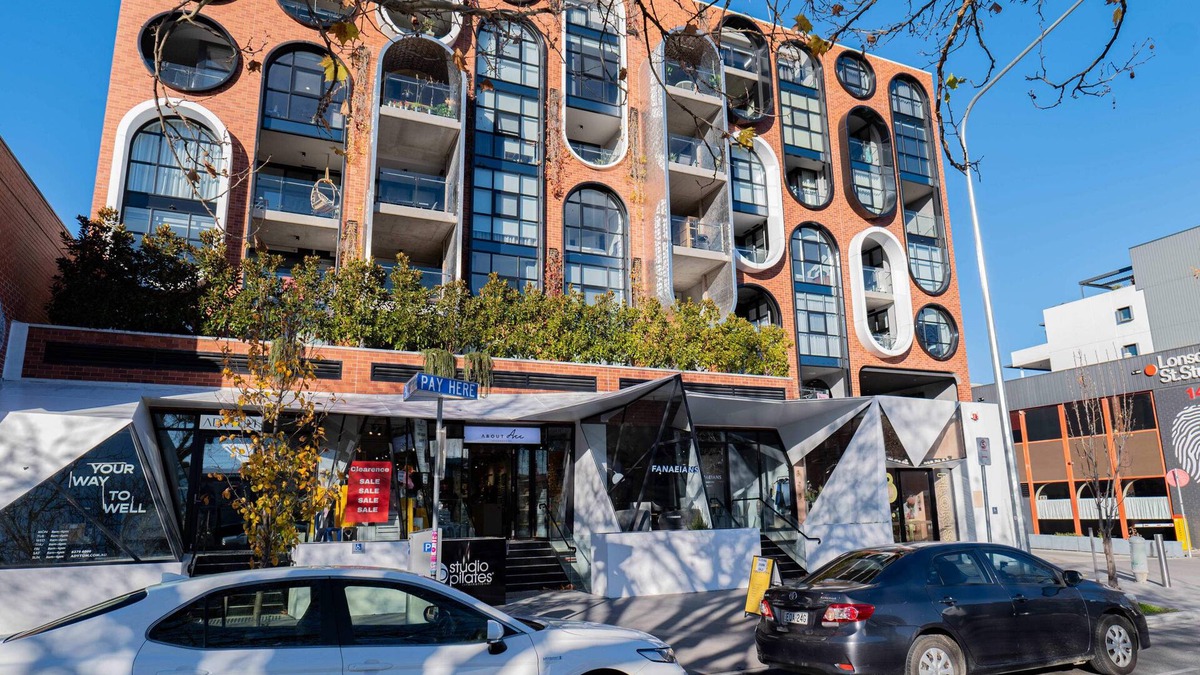 Turner Apartment | 2 Bedroom 2 bath 1 Car on Lonsdale Street