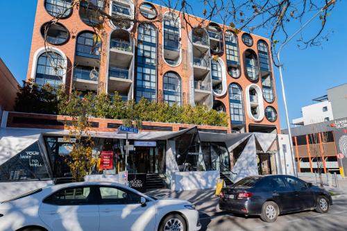 Braddon Apartment | 2 Bedroom 2 bath 1 Car on Lonsdale Street