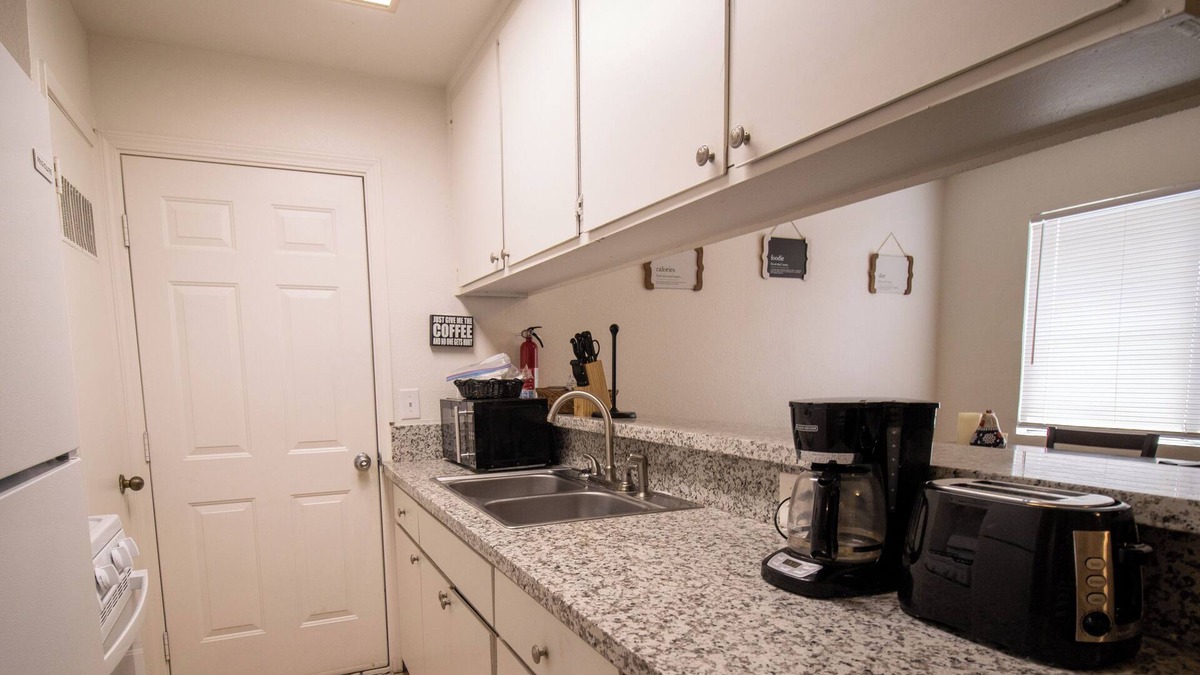 Porterville Apartment | 2 bedroom 2 bath apartment near main street