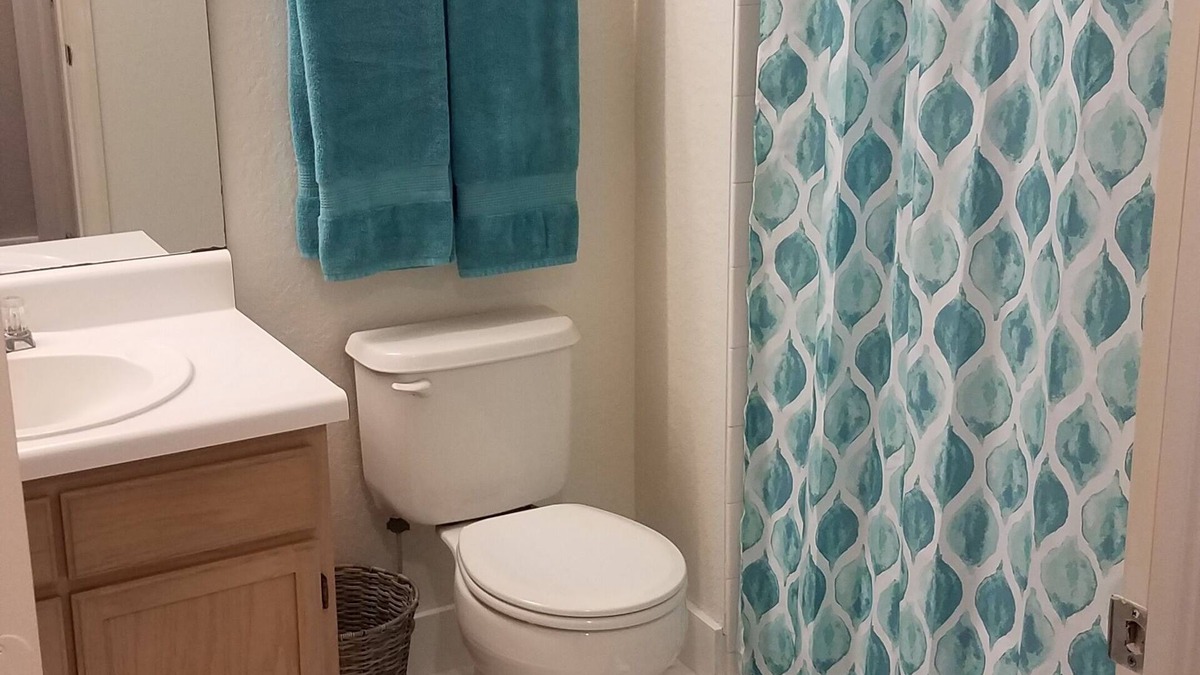 North Naples Condo | 2 Bedroom 2 Bath Condo Fully Furnished in North Naples Minutes From The Beach.