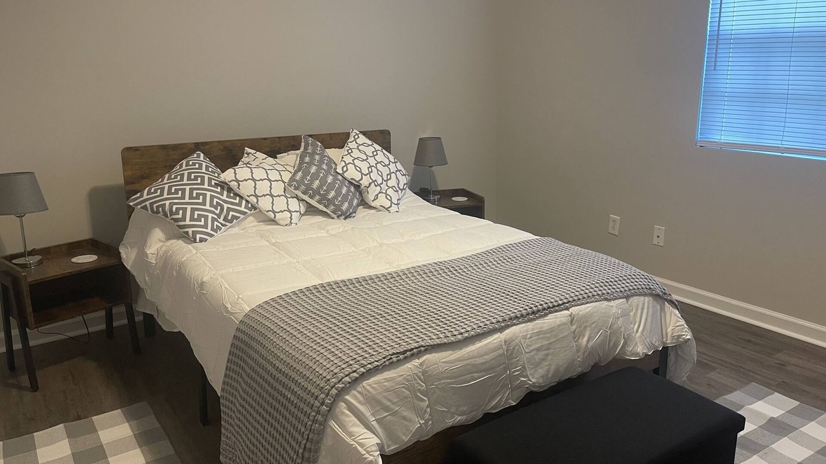 Waycross Apartment | 2 bedroom 2 bath home away from home apt