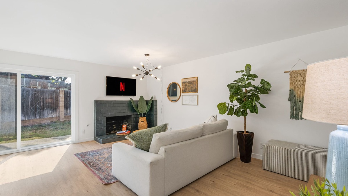 Southwest Anaheim House | 2 Bedroom/2 Bathroom Duplex in the Heart of Orange County