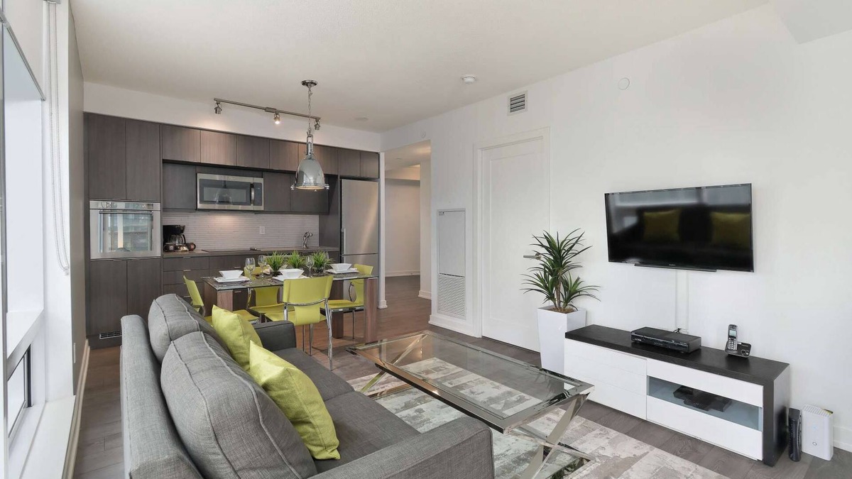 Toronto Entertainment District Apartment | 2 Bedroom/2 Bathroom Suite