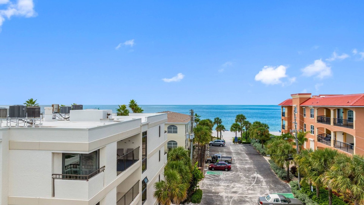 Indian Rocks Beach Condo | 2-bedroom 2 bath condo in beautiful Indian Rocks Beach with ocean view.