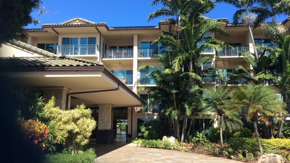 Wailua Resort | 2 Bedroom 3 bath in Waipouli Deluxe oceanfront condominium Resort