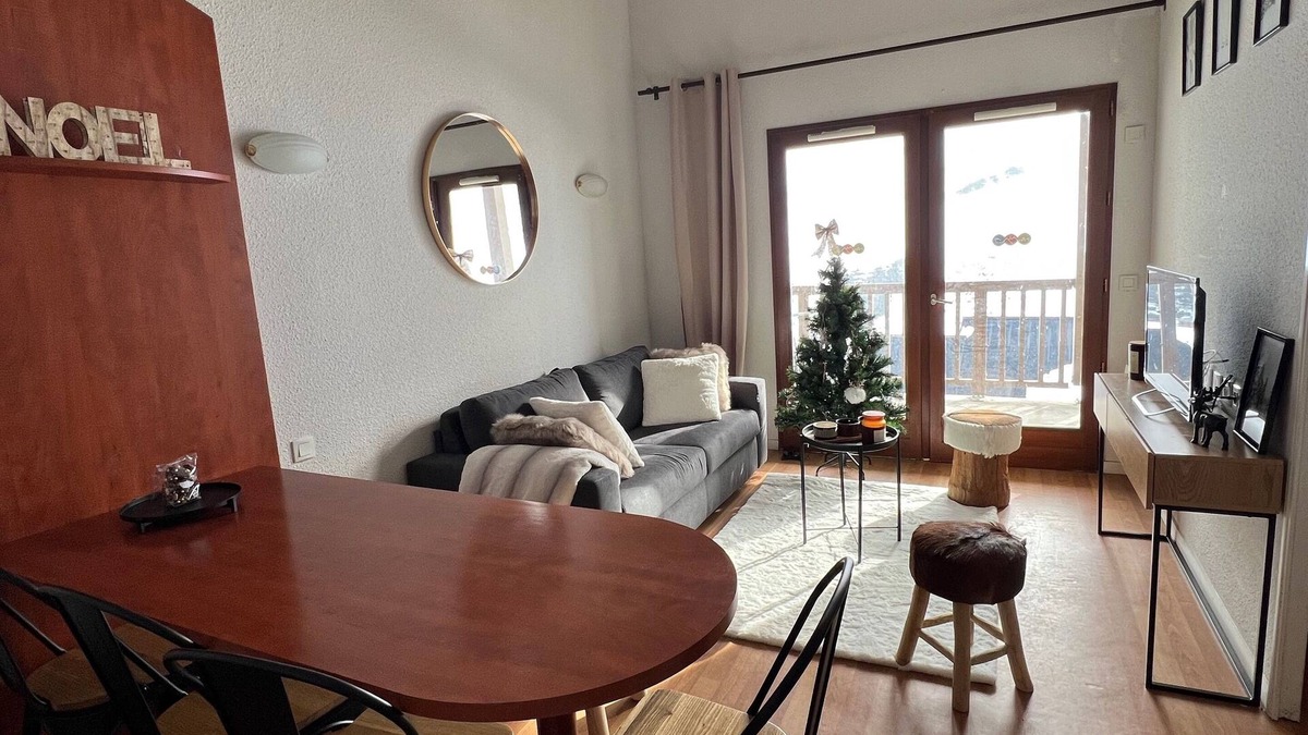 La Mongie Apartment | 2-bedroom apartment La Mongie, sleeps 7, pool, view of slopes