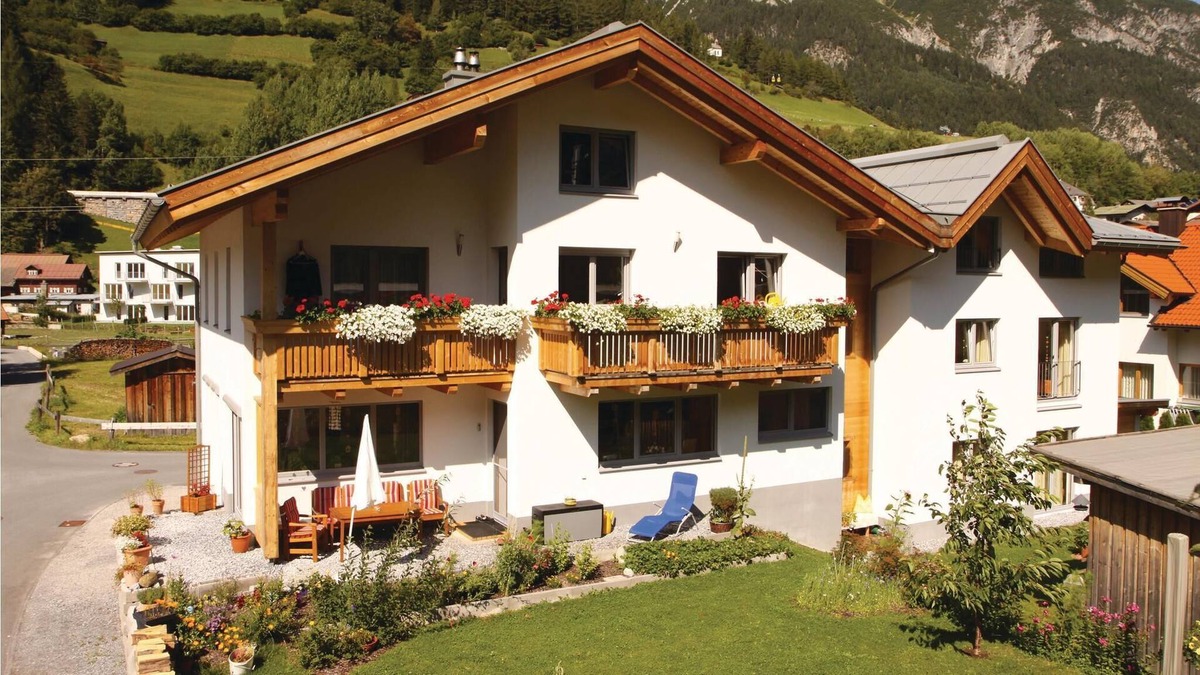Pettneu am Arlberg Apartment | 2 bedroom accommodation in Pettneu am Arlberg