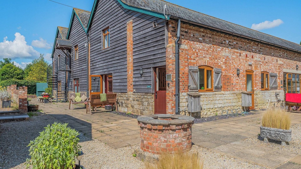 Woolland Cottage | 2 bedroom accommodation in Blandford Forum