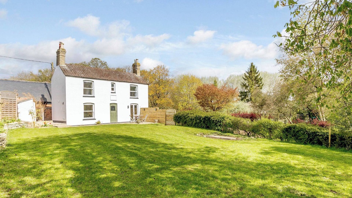 Twywell Cottage | 2 bedroom accommodation in Great Addington