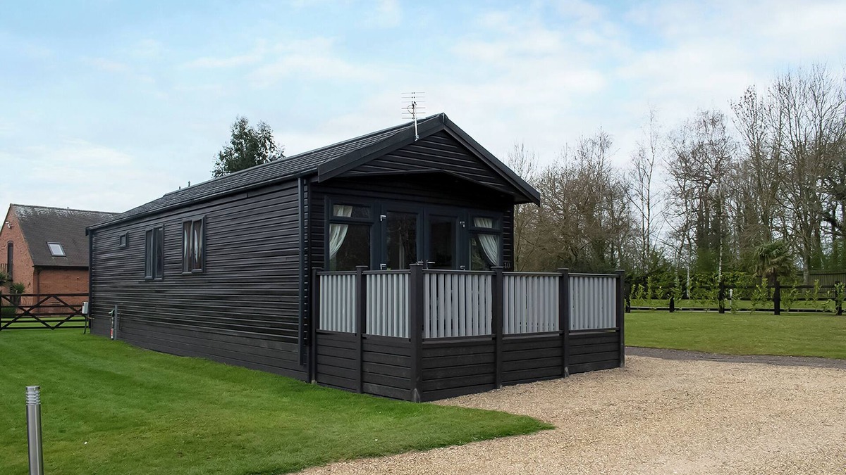 Barwell Ski Chalet | 2 bedroom accommodation in Earl Shilton