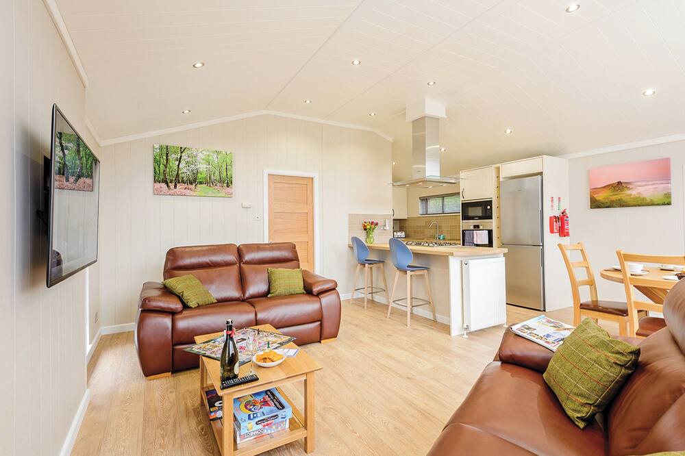 Holton Heath Ski Chalet | 2 bedroom accommodation in Holton Heath