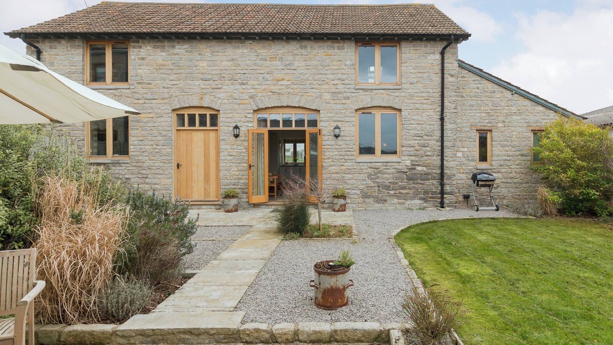 West Pennard Cottage | 2 bedroom accommodation in West Pennard, near Glastonbury