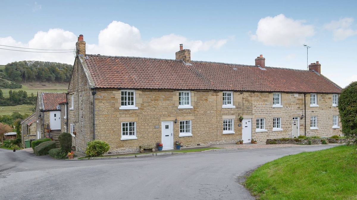 Scarborough Cottage | 2 bedroom accommodation in Wrench Green, near Scarborough