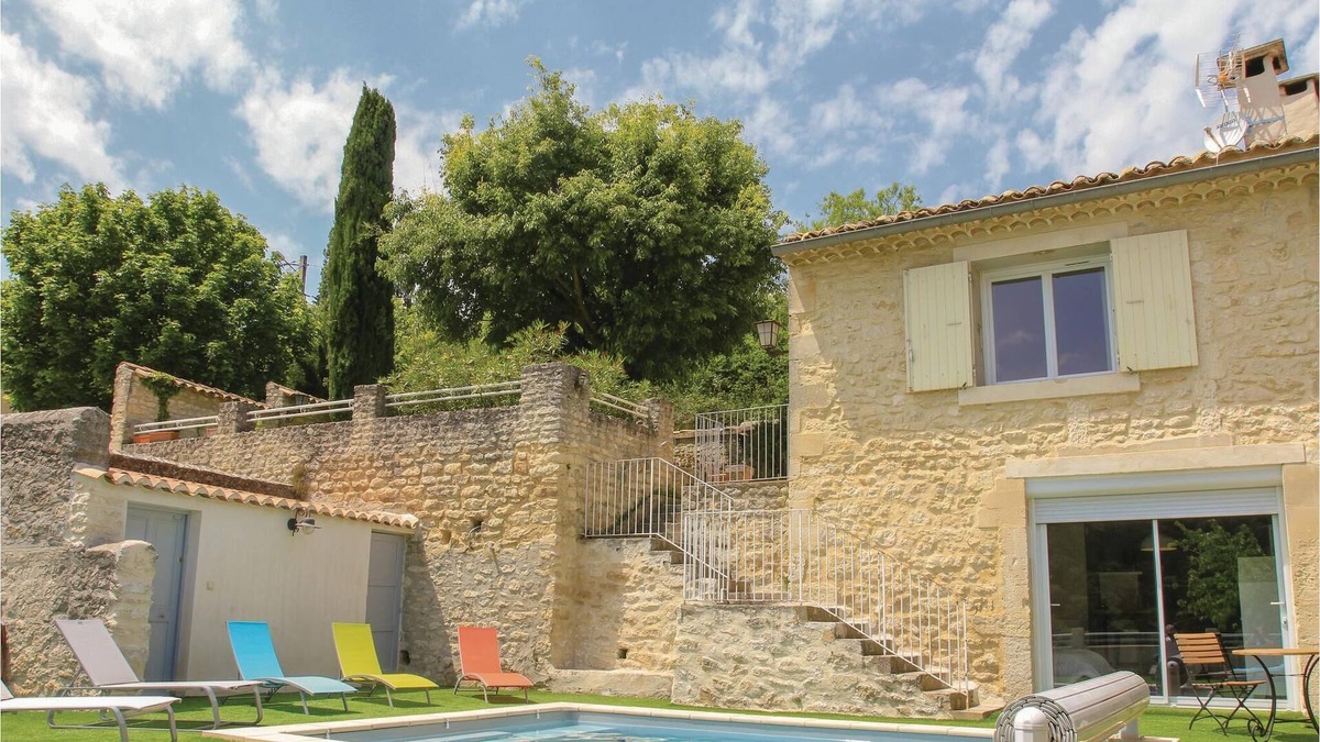 Saint-Restitut House | 2 bedroom accommodation in St Restitut