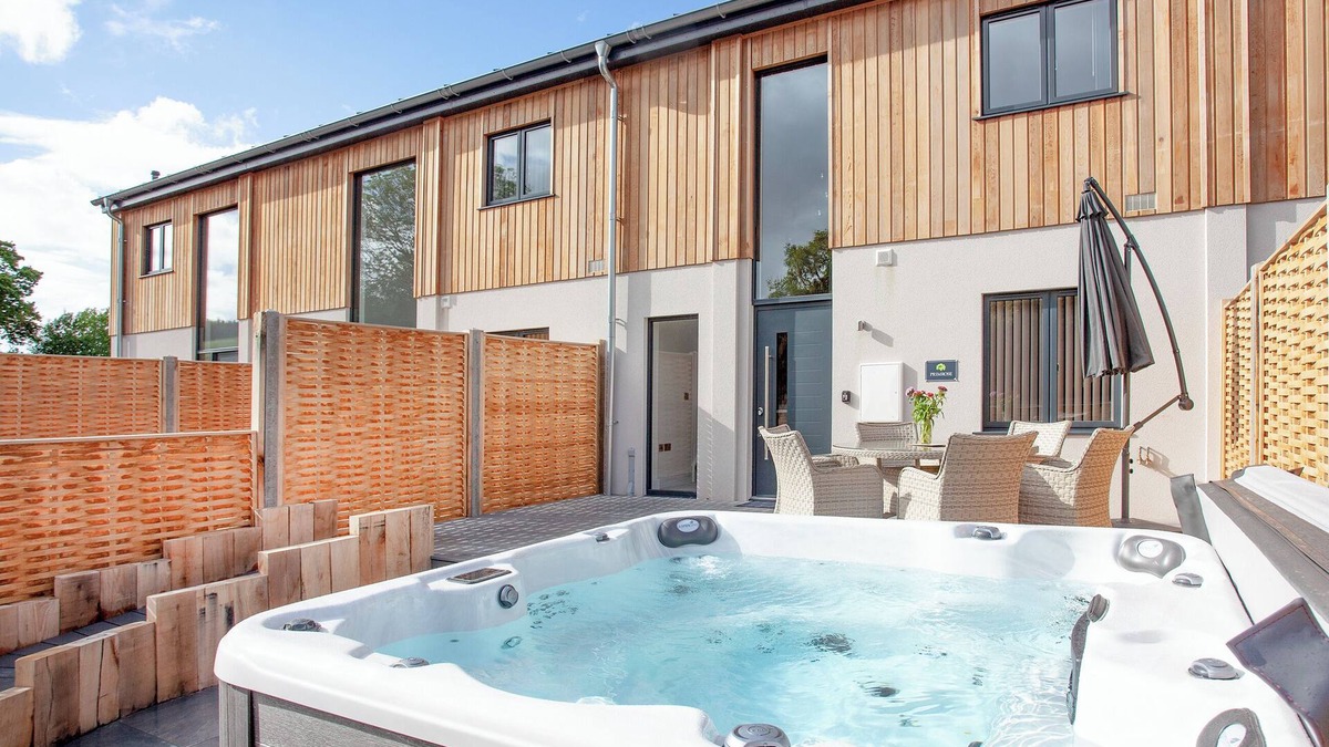 Over Stowey Cottage | 2 bedroom accommodation in Over Stowey, near Bridgwater