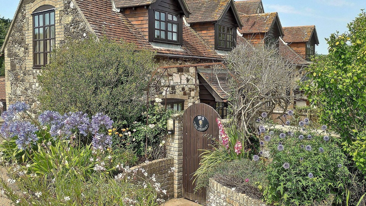 Newport Cottage | 2 bedroom accommodation in Brighstone