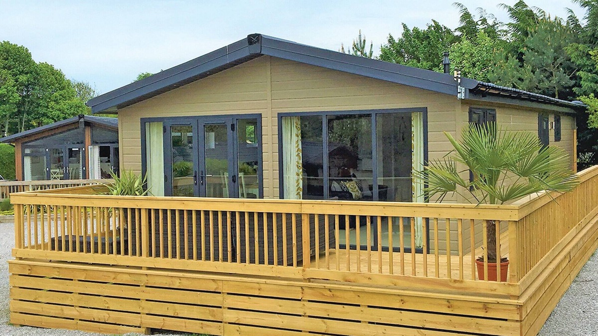 Little Weighton Cabin | 2 bedroom accommodation in Little Weighton, Nr Beverley