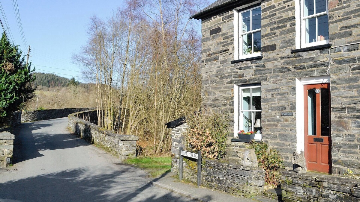 Dolwyddelan Cottage | 2 bedroom accommodation in Dolwyddelan, near Betws-y-Coed