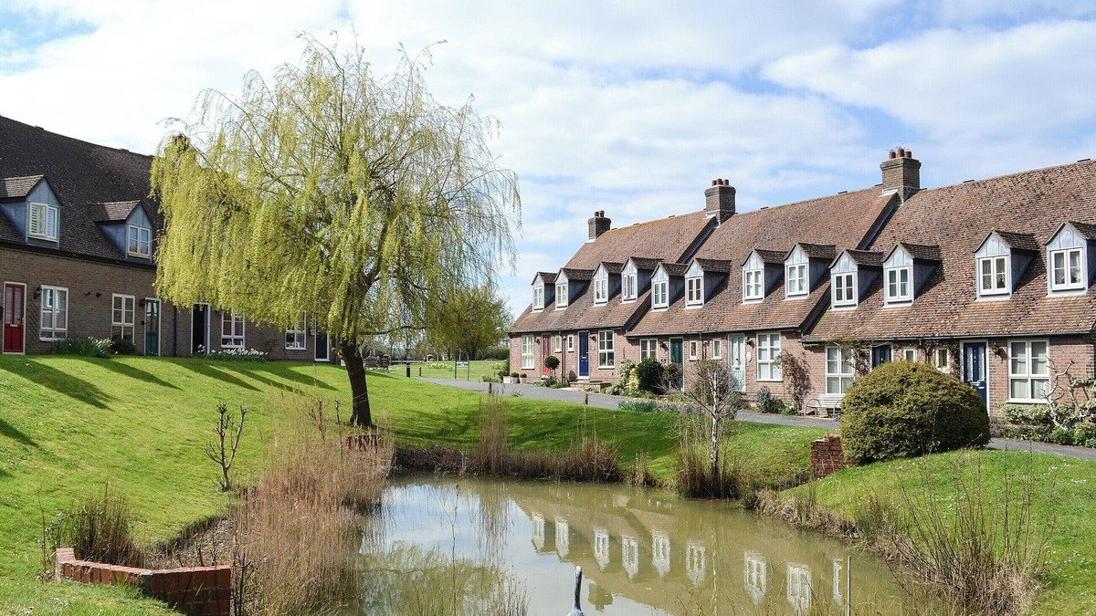 Whippingham Cottage | 2 bedroom accommodation in Binfield, near Newport
