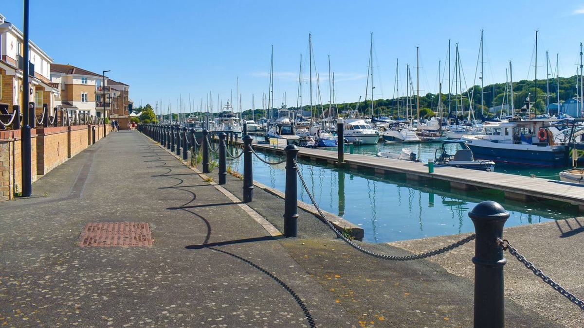 East Cowes Cottage | 2 bedroom accommodation in East Cowes