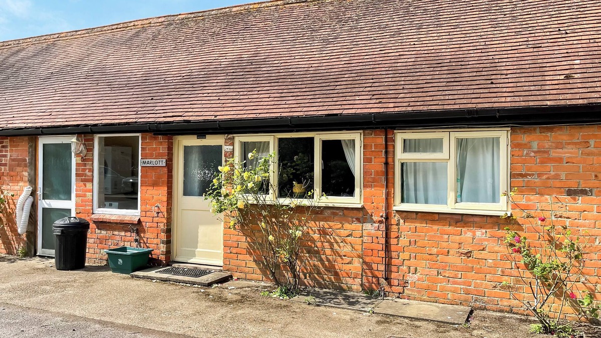 Hartgrove Cottage | 2 bedroom accommodation in East Orchard, near Shaftesbury