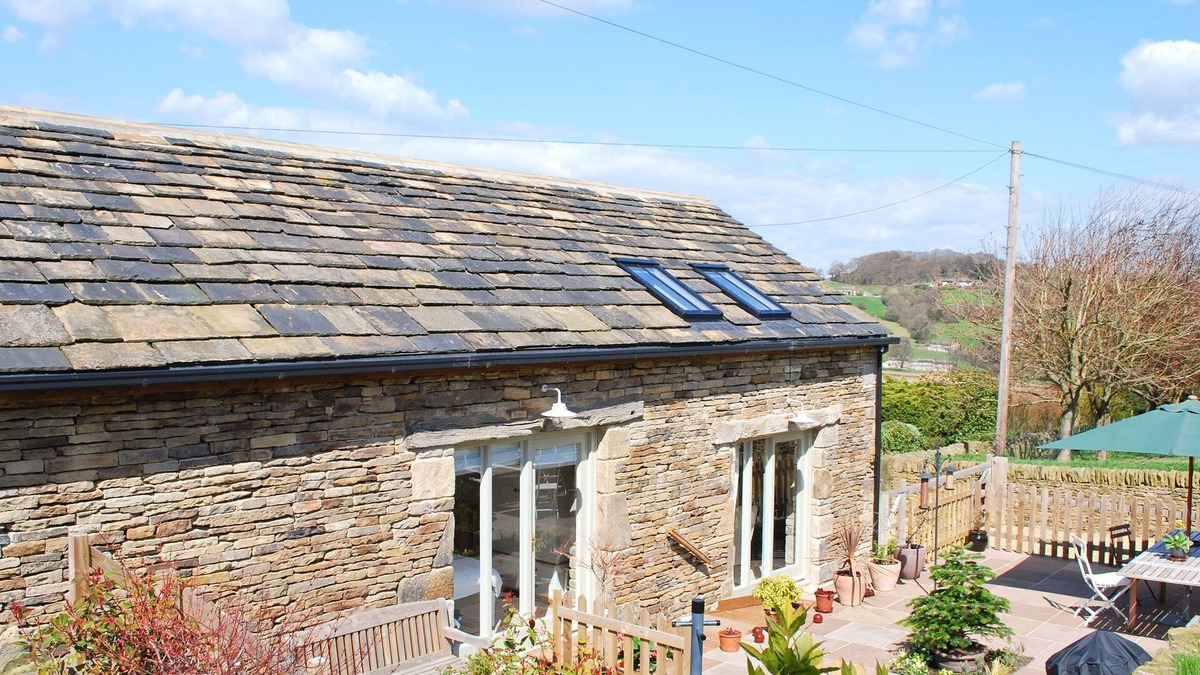 Honley Cottage | 2 bedroom accommodation in Almondbury
